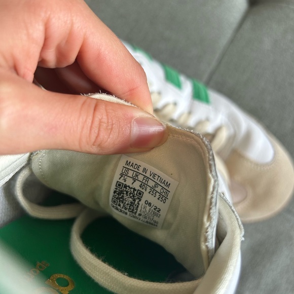 Sporty & Rich x Adidas Sambas - Picture 4 of 12